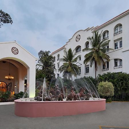 The Golden Palms Hotel & Spa Chik Banavar Bagian luar foto