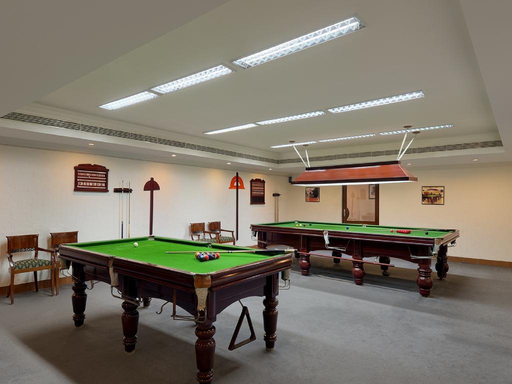 The Golden Palms Hotel & Spa Chik Banavar Bagian luar foto