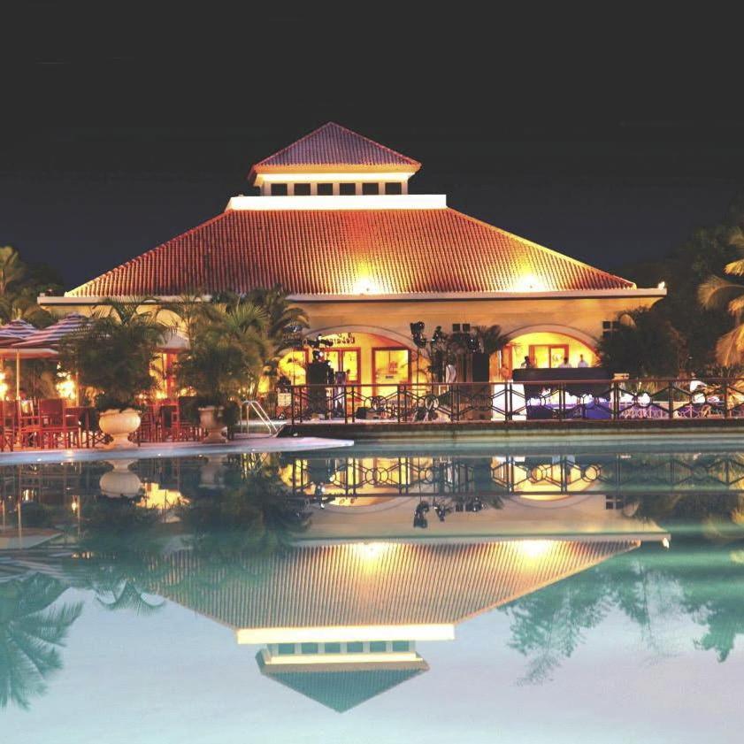 The Golden Palms Hotel & Spa Chik Banavar Bagian luar foto