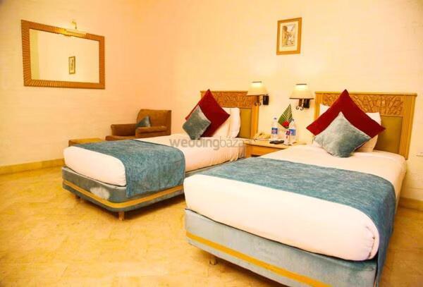 The Golden Palms Hotel & Spa Chik Banavar Bagian luar foto