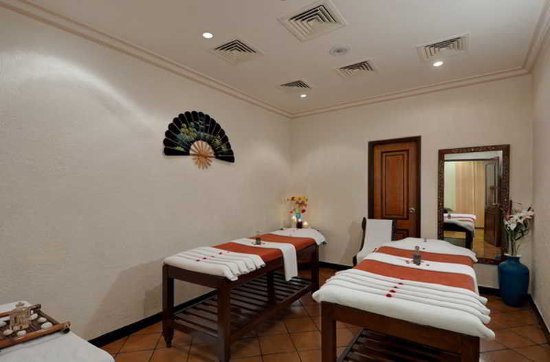 The Golden Palms Hotel & Spa Chik Banavar Bagian luar foto