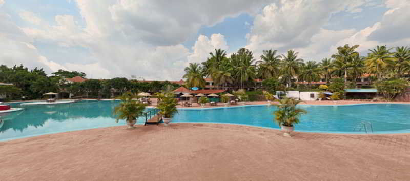The Golden Palms Hotel & Spa Chik Banavar Bagian luar foto